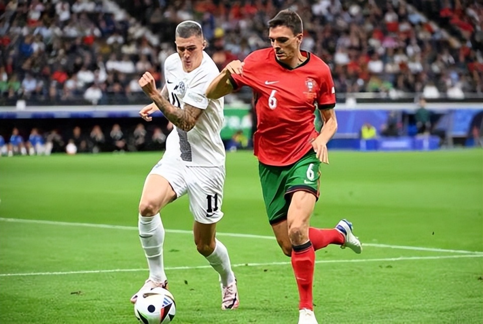 包含葡萄牙连胜晋级，瑞士点球淘汰希腊晋级的词条